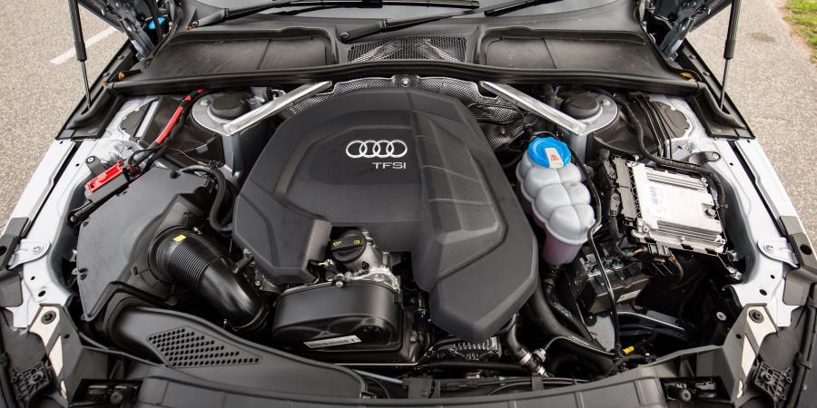 Моторный отсек Audi A4 1.4 TFSI (B9) 2016 года  (AU) (фото 9 из 14)